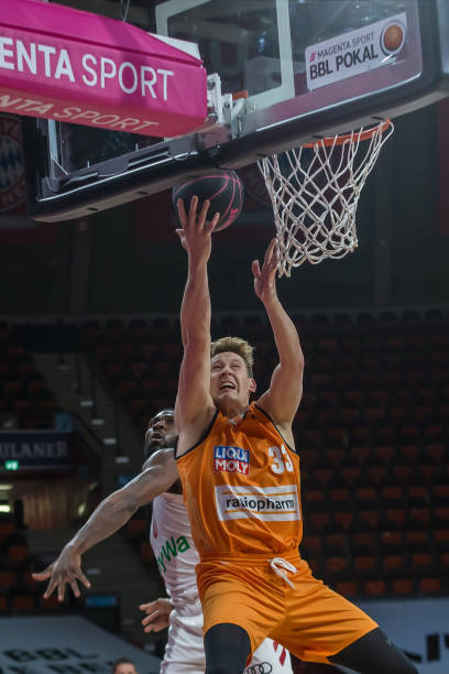 洲赛场上 洲赛场上